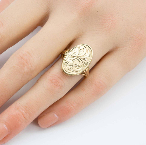 Single Initial Shaker Locket Ring in 18k gold - Moritz Glik